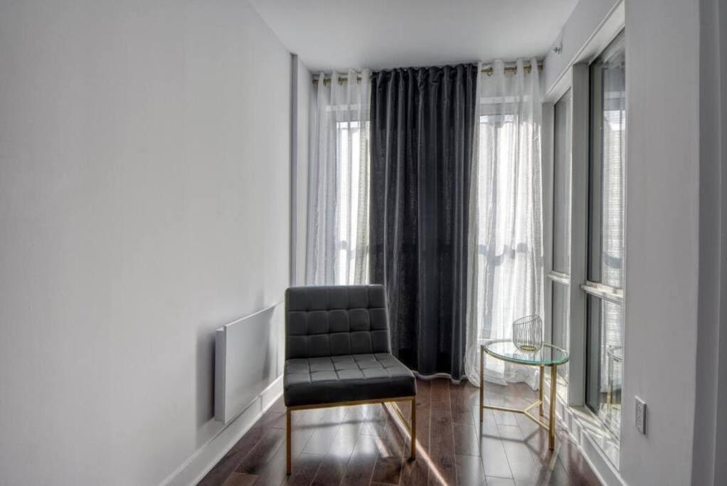 2 Bedroom Condo In The Heart Of The City Montreal Exterior foto